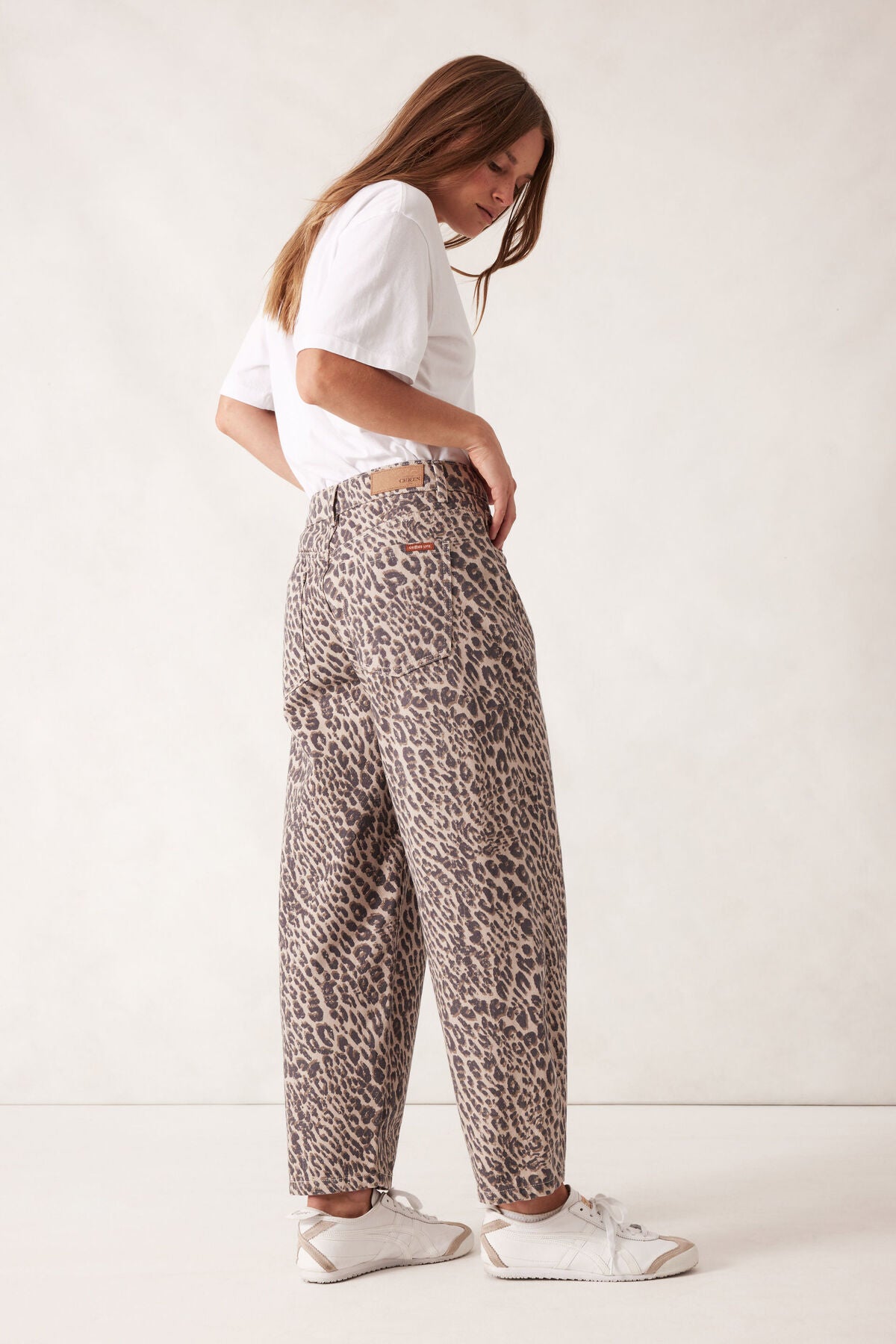 Tapered Barrel Jean-Leopard
