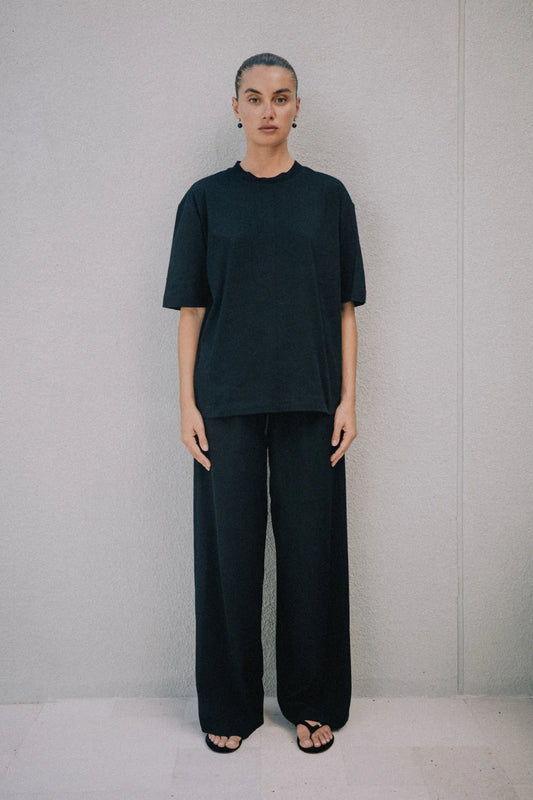 Ella Boyfriend Tee - Black