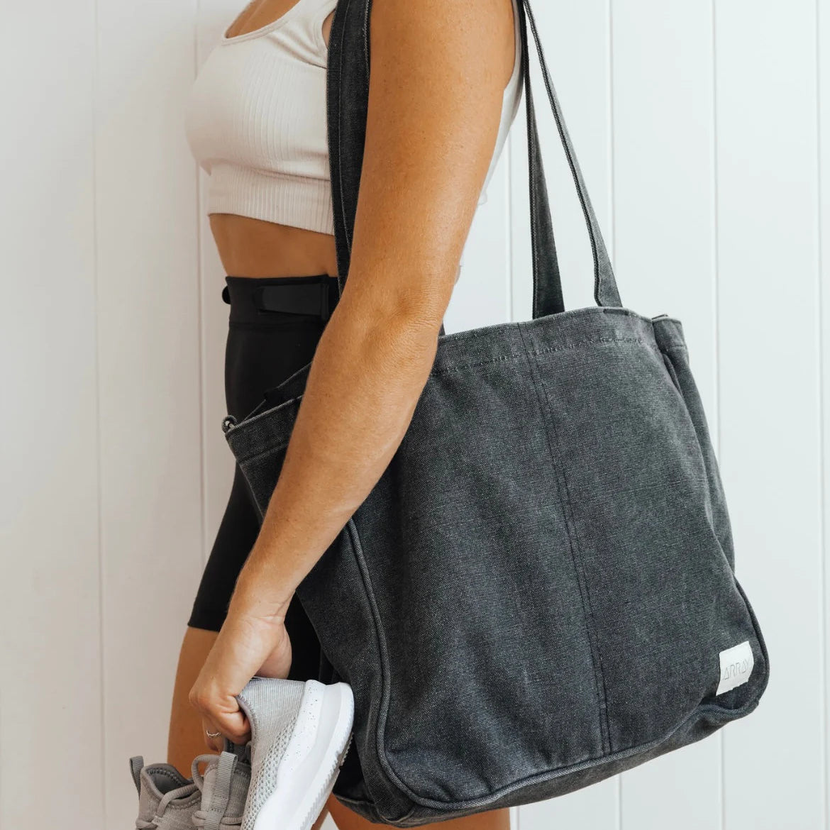 Everyday Pocket Tote - WASHED BLACK
