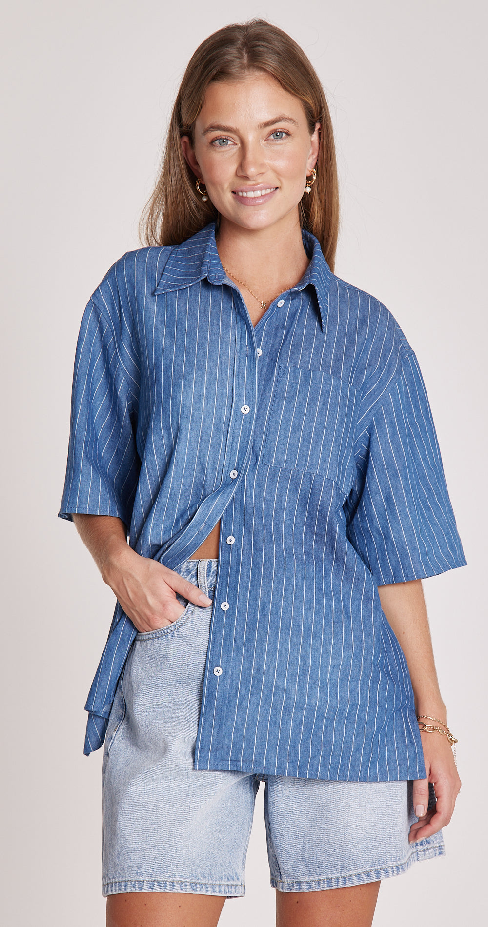 ABBIE SHIRT - PINSTRIPE