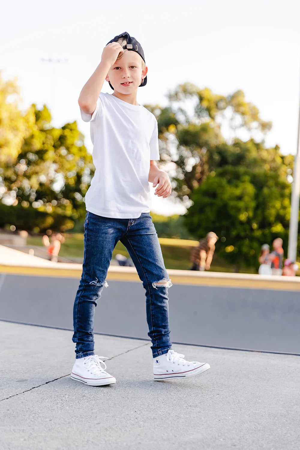 INDIGO DISTRESSED DENIM JEG JEANS - KIDS